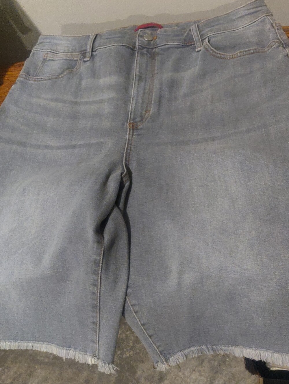 Women's Light Gray Denim Jean BermudaShorts Frayed Cutoff Style Sz 16 New